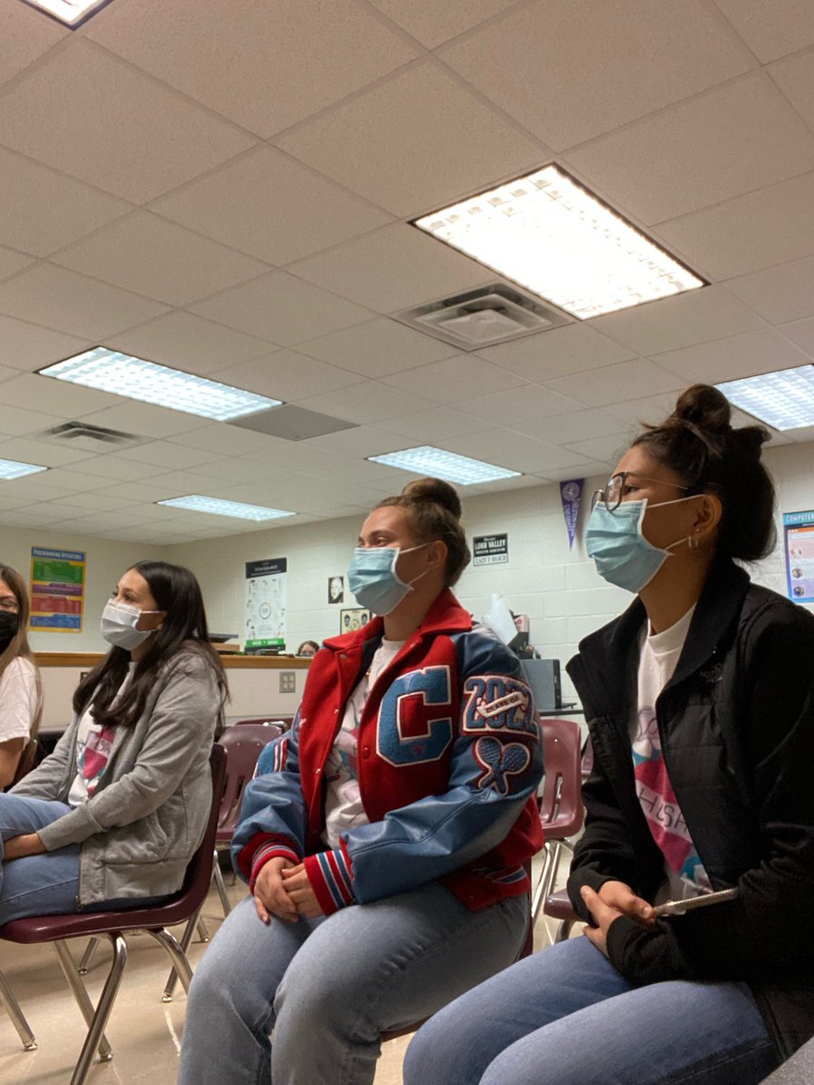 biaanca_torrez's tweet photo. #Castleberry_HealthScience Learning how to wrap!! @txhosaarea5 #AREA5ISLIVE #CHS_Lions #CastleberryCTE https://t.co/NiIWGk14Np
