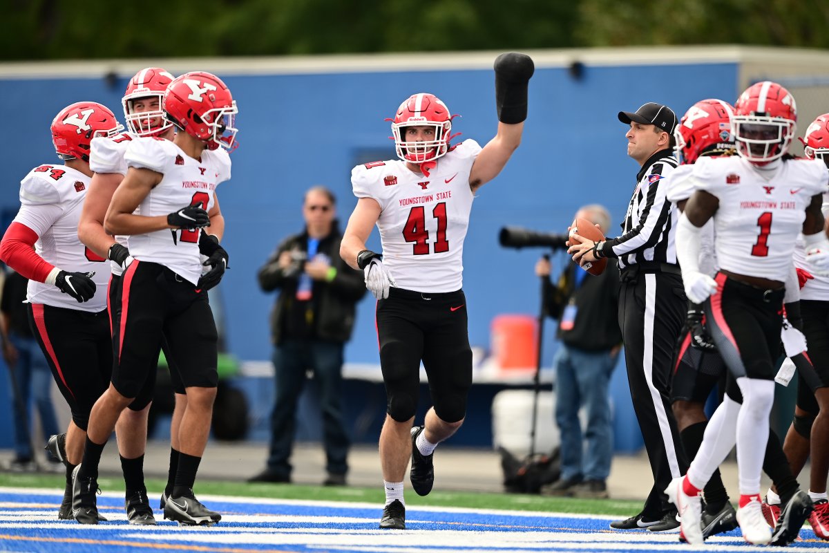 ysufootball's tweet photo. One-handed Wonder

4️⃣1️⃣ Grant Dixon

#GoGuins // #GritU https://t.co/Esc91mG2YS