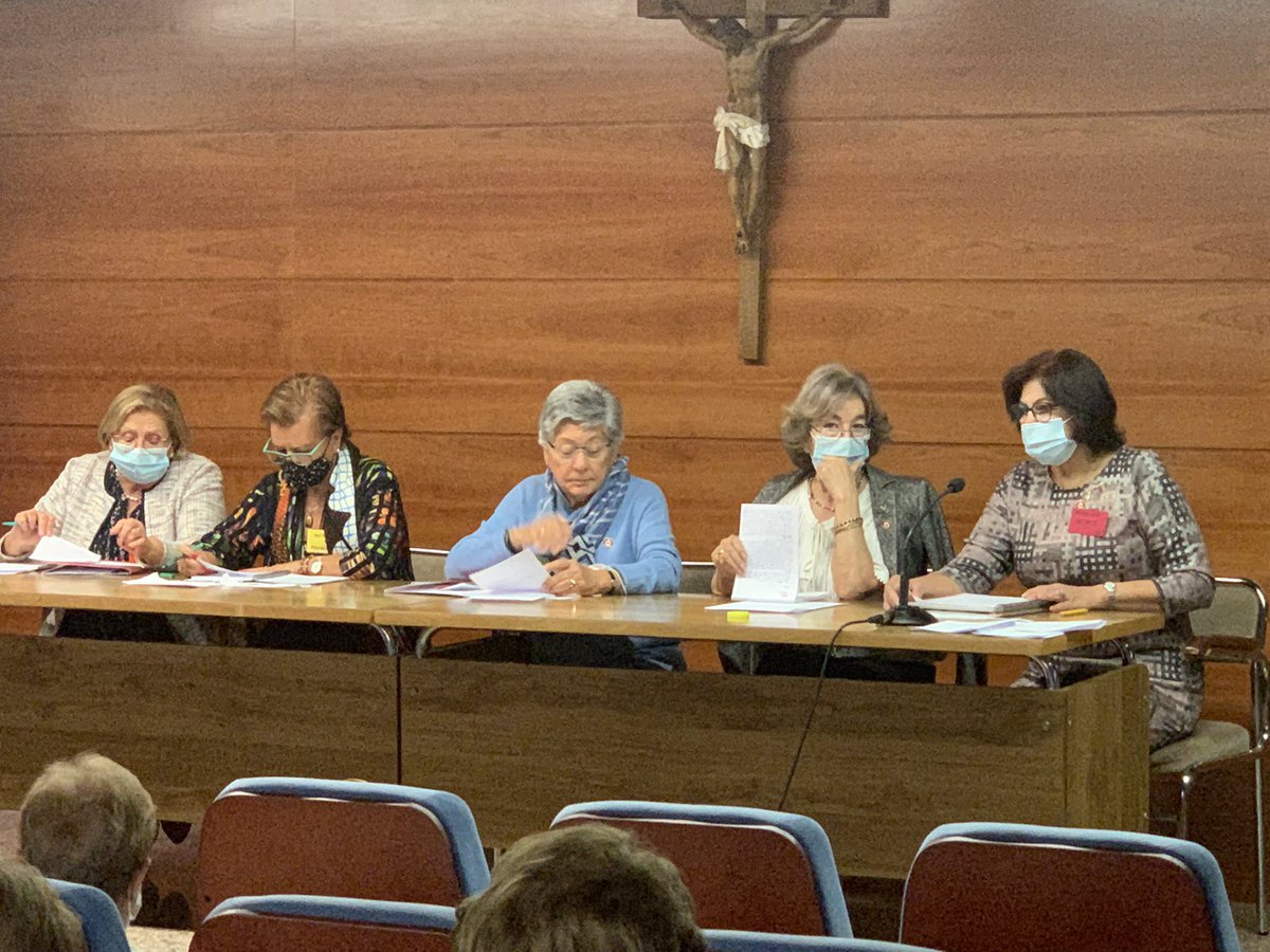 Llega el momento de la puesta en común de las conclusiones del encuentro. #unsolocorazonoar #profetasdelaalegria