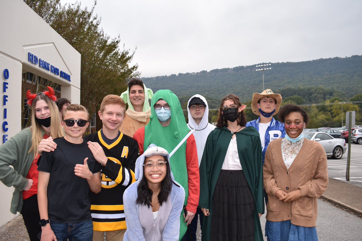 RB_futureready's tweet image. FRI students 💙 HOCO!
