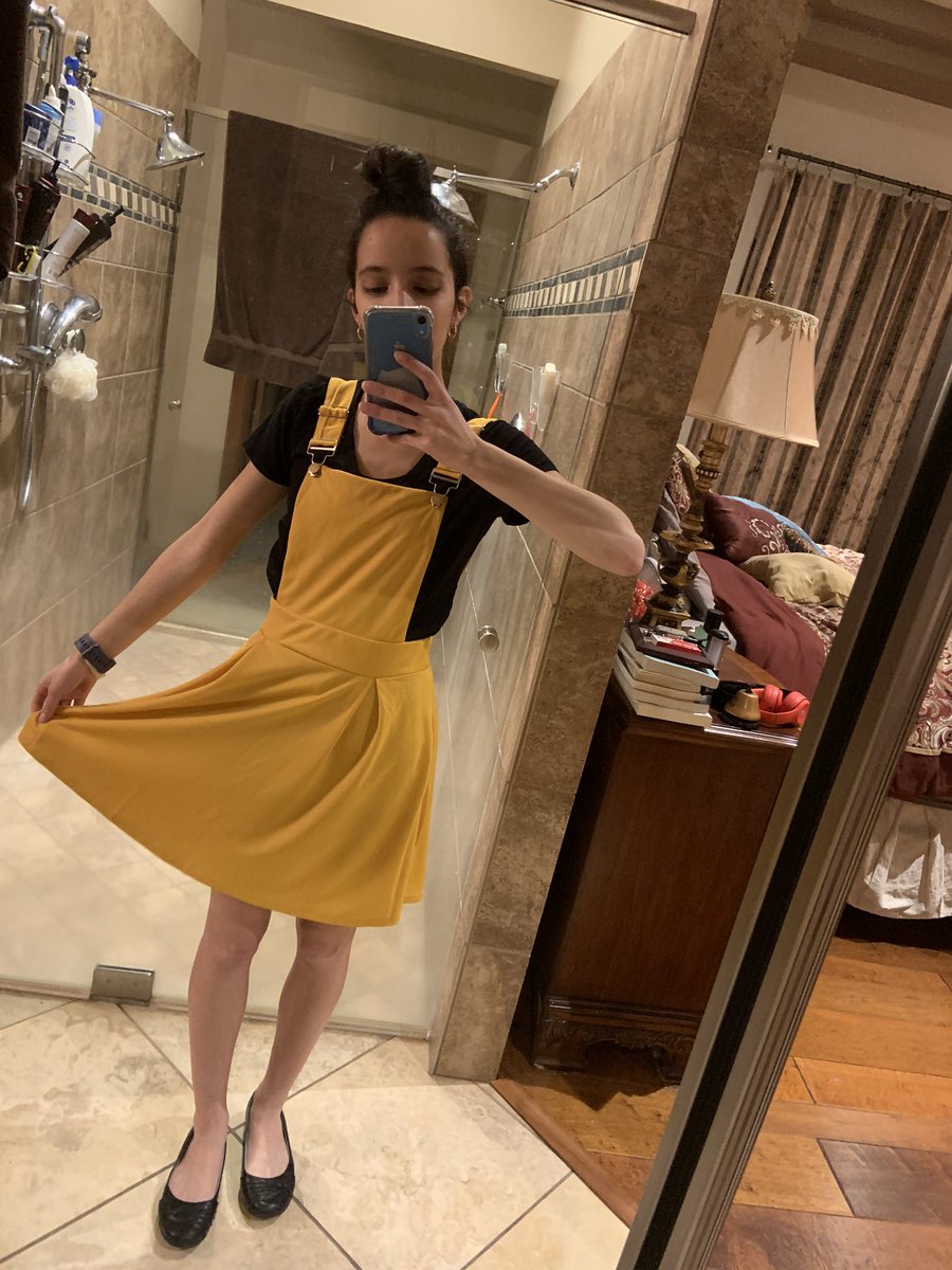 morallymaligned's tweet image. zoey and hf bee cosplays for #Nightmaretime2 today!!! (also infected!zoey)