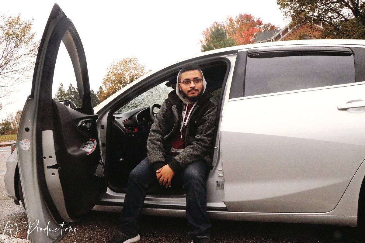 Its6Chainz's tweet image. My rights, my wrongs, I write 'til I'm right with God.
-K.Lamar