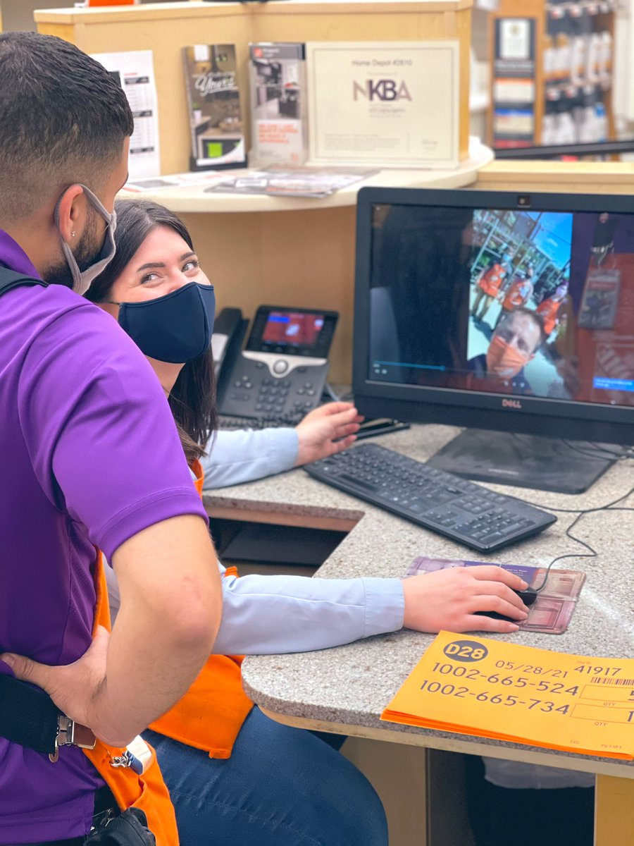 Today was a very sad day in #2610, last shift working with my coach, mentor and a person that I look up to a lot (even though we are the same height 😂). Good luck on your new journey, you got this. I know you'll make a awesome impact in your next role. Will miss you Boss lady.