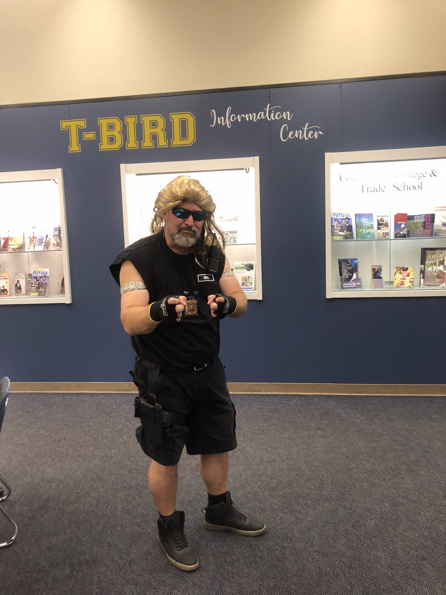 yhs_careerctr's tweet photo. YHS Halloween Friday .... Mr. Meyers Art 1 students created the festive portraits .... @YucaipaHigh @CRYROP https://t.co/UwOXl46Lne