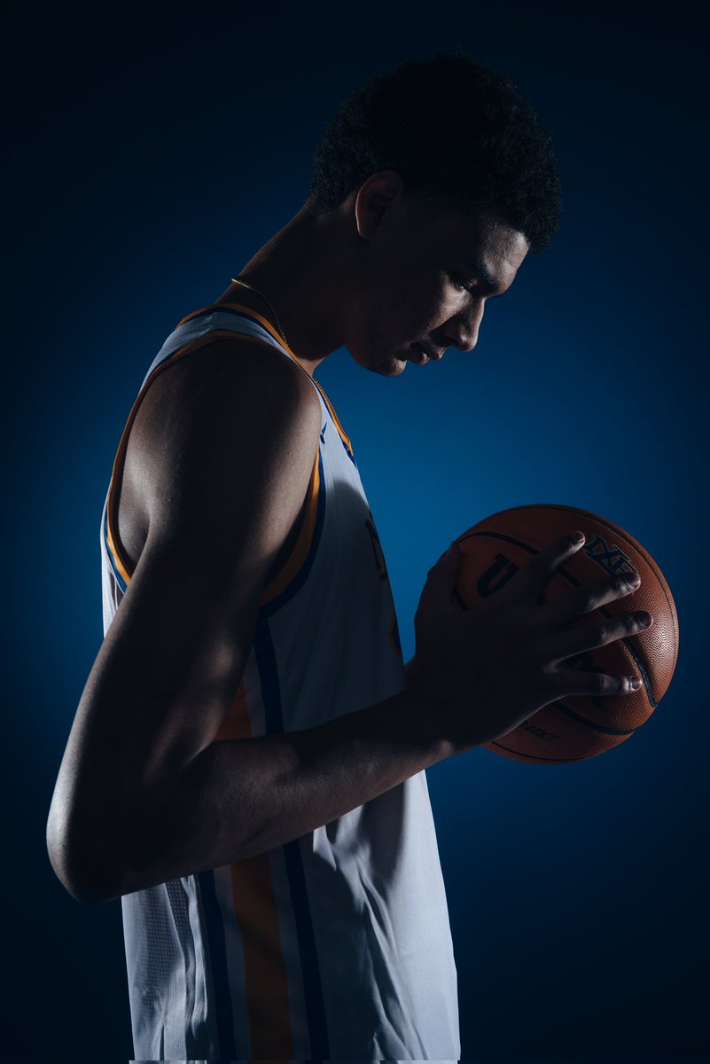 SpaightTamika's tweet photo. 🏀🥇💛💙💯💥👀My Long Young Men @JavarusWare #20 and @KelelWare #10 #NLRHS https://t.co/8D8VJN8w80