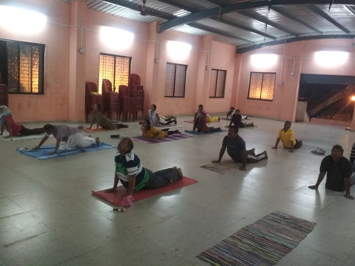 🙏🕉️JI PRANAM PYS SANKESHWAR. TODAY SURYANAMAASKAR  REGULAR FREE YOGA CLASS CONDACTED BY SHRI PARASHURAM KURBET AT 5 =30TO 7=00AM.SHRI MAHALAXMI SAMUDAY BHAVAN SANKESHWAR DIST BELGAUM🙏