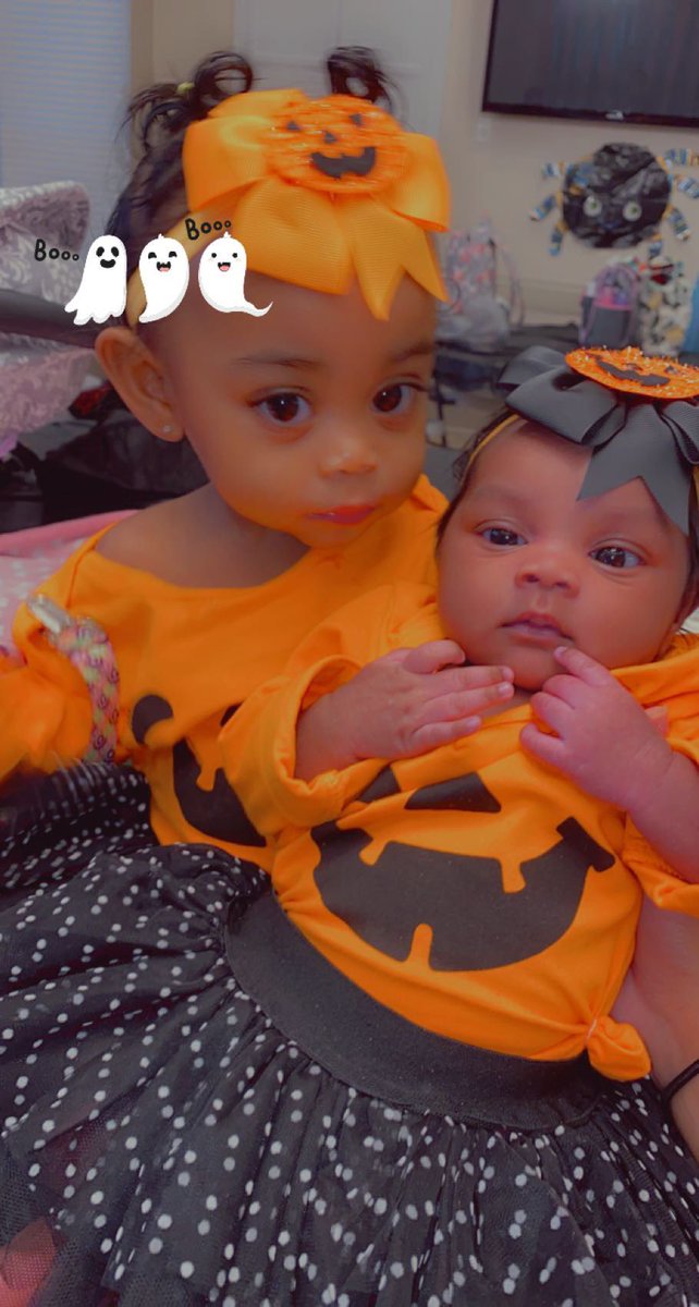 defnot_chrissy's tweet photo. “mommy of the cutest pumpkins in the patch “ 

the pumpkins: 
🥰 https://t.co/WUDoZc66tr