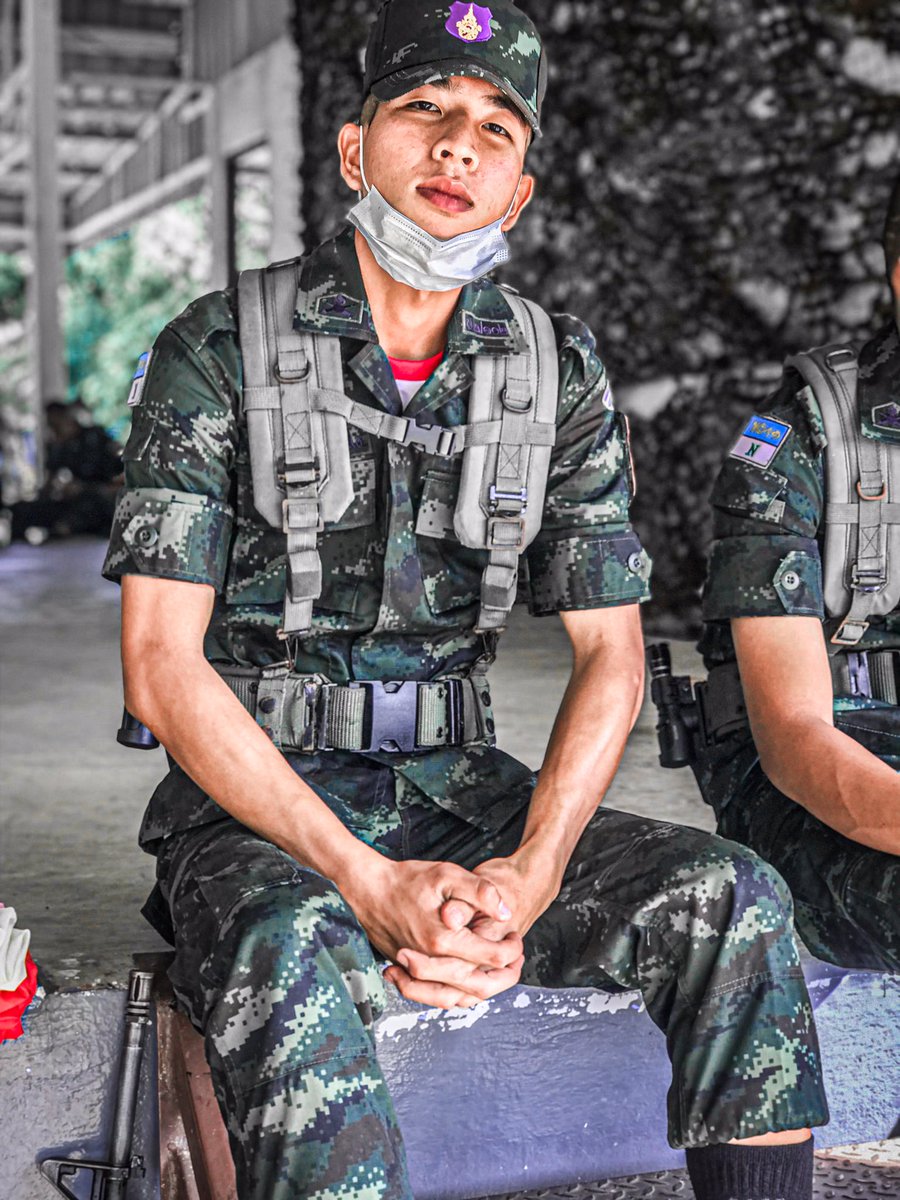 MNuttarapong's tweet photo. สุขบ้างทุกข์บ้าง นี่แหละวัยรุ่นมียศ 💂‍♂️🎖
#พลทหาร #รักษาพระองค์ #ราชวัลลภพิเศษ #โสด 🥰 https://t.co/6Pd8hlNIqy