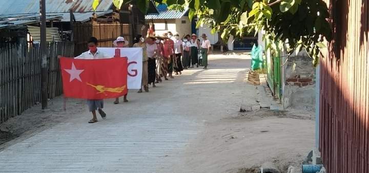 kuman_dra's tweet photo. Anti-coup daily strike: Sagaing's Shwebo. 🪧  #Oct31Coup  #FreezePaymentsToJunta     #WhatsHappeningInMyanmar https://t.co/7RtPNvQAse