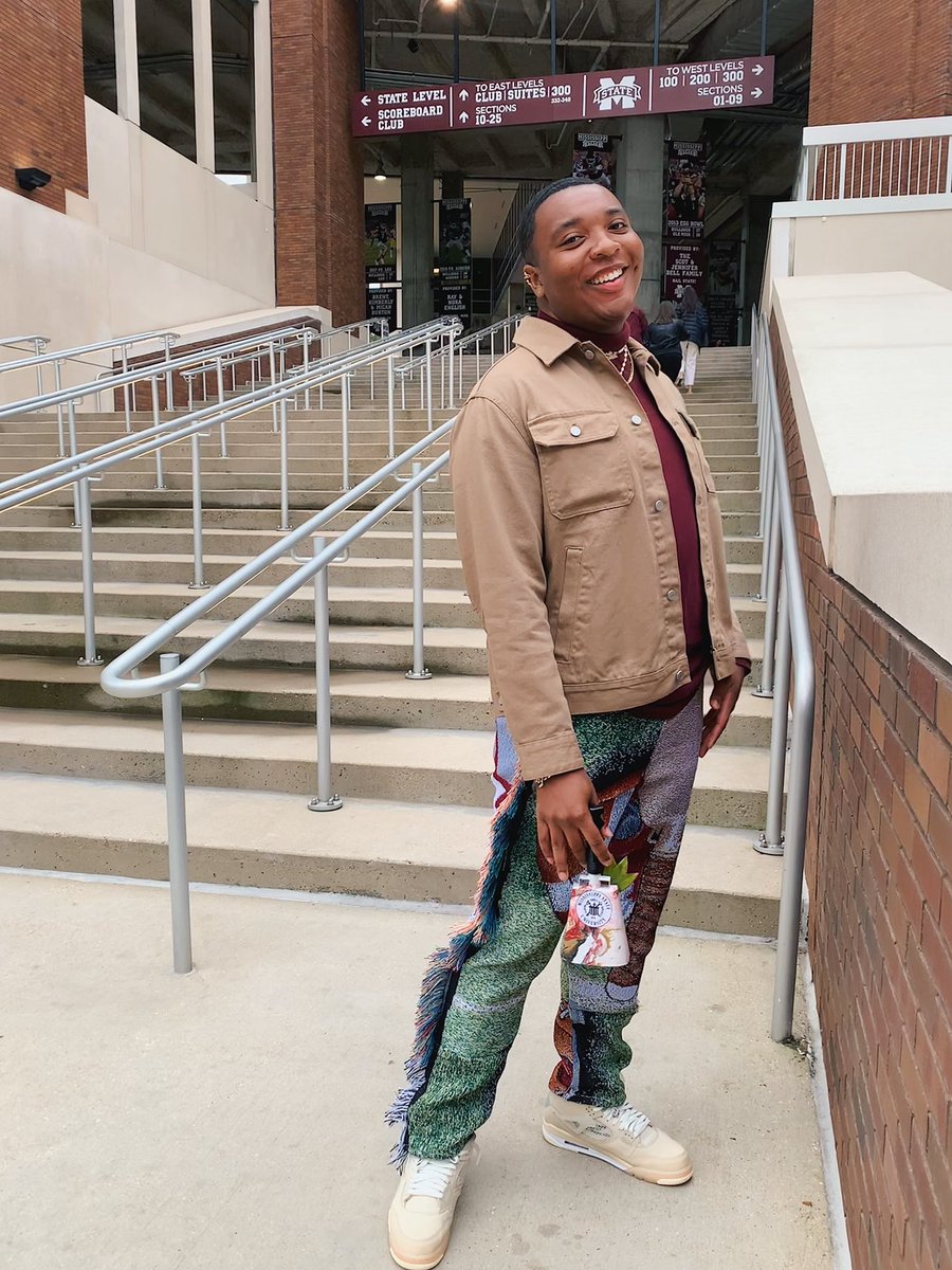 zaheimkaon's tweet photo. got your attention and i never said a word 😮‍💨 #MSUHomecoming https://t.co/s1msxqJOPc