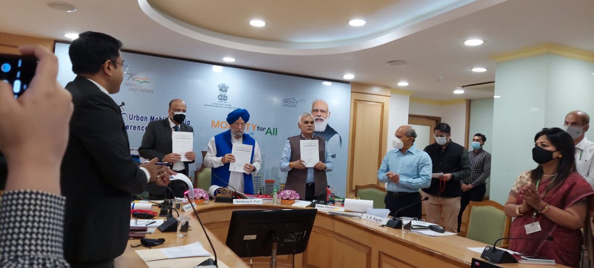 AdvMAnilkumar1's tweet image. I am extremely proud and  delighted to share that our Cycle with Kochi campaign has been internationally recognised. It was presented at the Urban Mobility India Conference by the Minister of housing and Urban Affairs Mr. Hardeep Singh Puri .Grateful for all the support!
