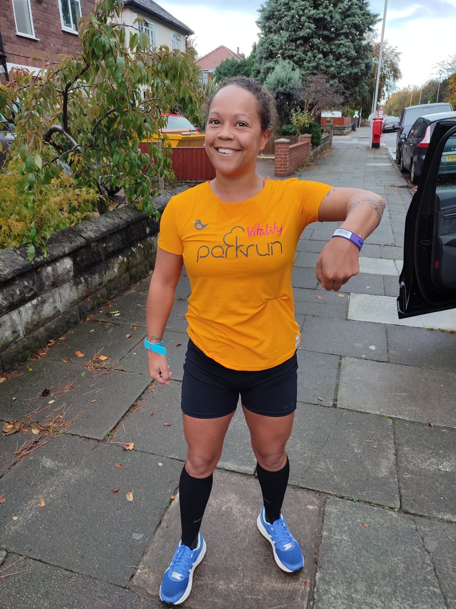 Dianna_Mannhart's tweet photo. Made up with my new parkrun merch @bheadparkrun @BirkenheadPark1 @parkrunUK #parkrun #apricot @Vitality_UK #vitality #bfyb #wristband #barcode https://t.co/5i7NsMCpg2