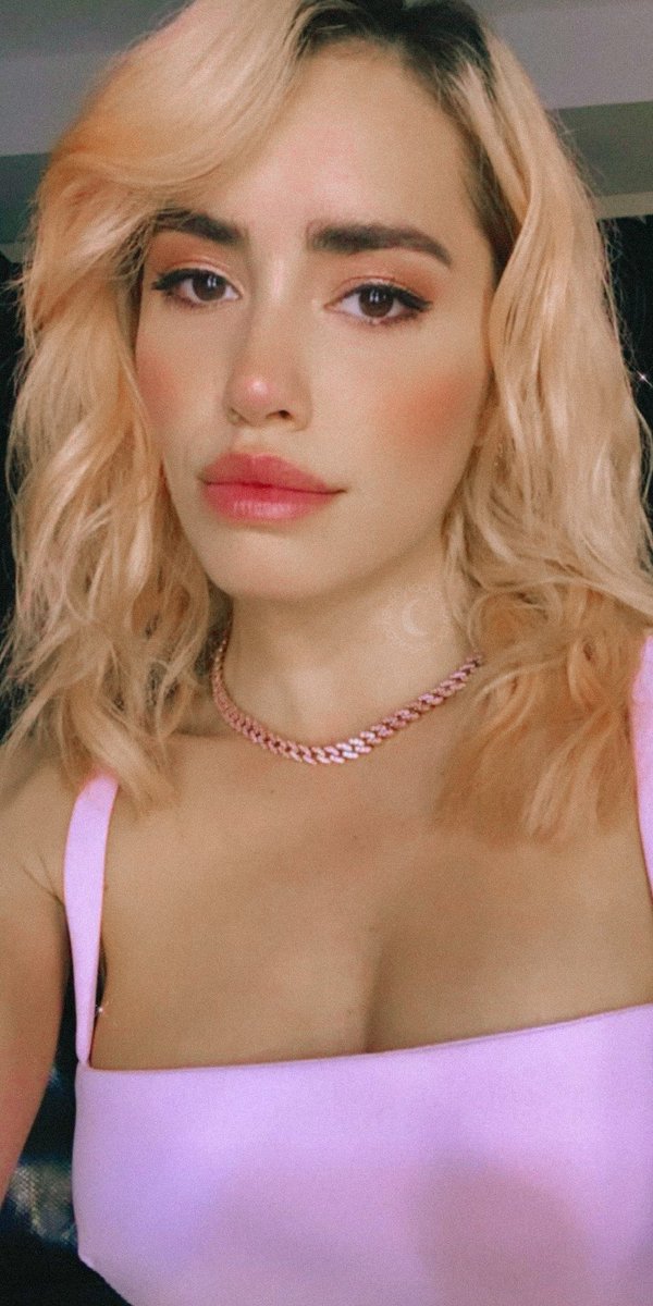 soylocks's tweet photo. ✨🦋 https://t.co/1xFoqkoX9Y