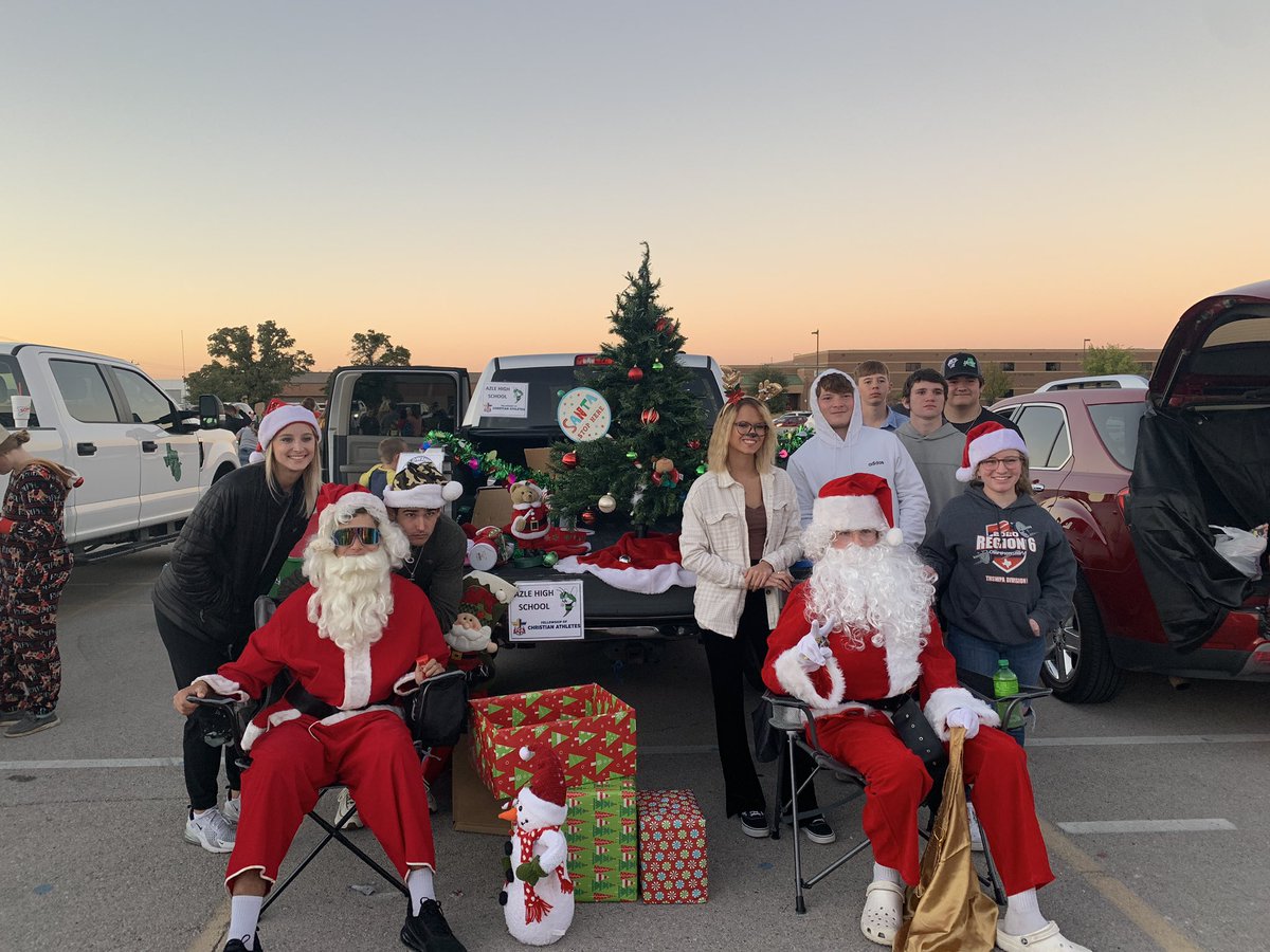 AzleFca's tweet photo. Trunk or Treat. Merry Christmas. @azleisd https://t.co/yOro8Vl5l6