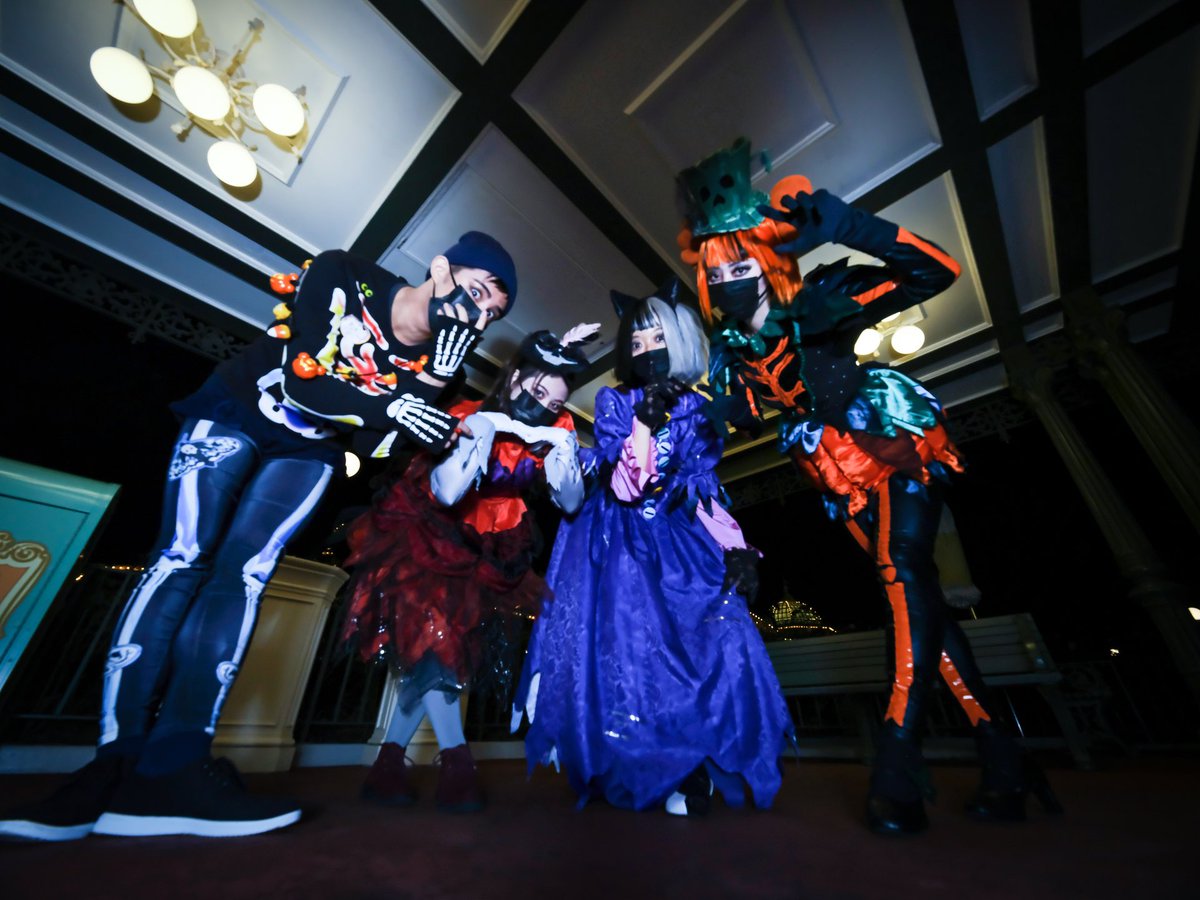 zattachan_'s tweet photo. 💀 👠 🐈‍⬛ 🎃 https://t.co/dyGEMBhy3T