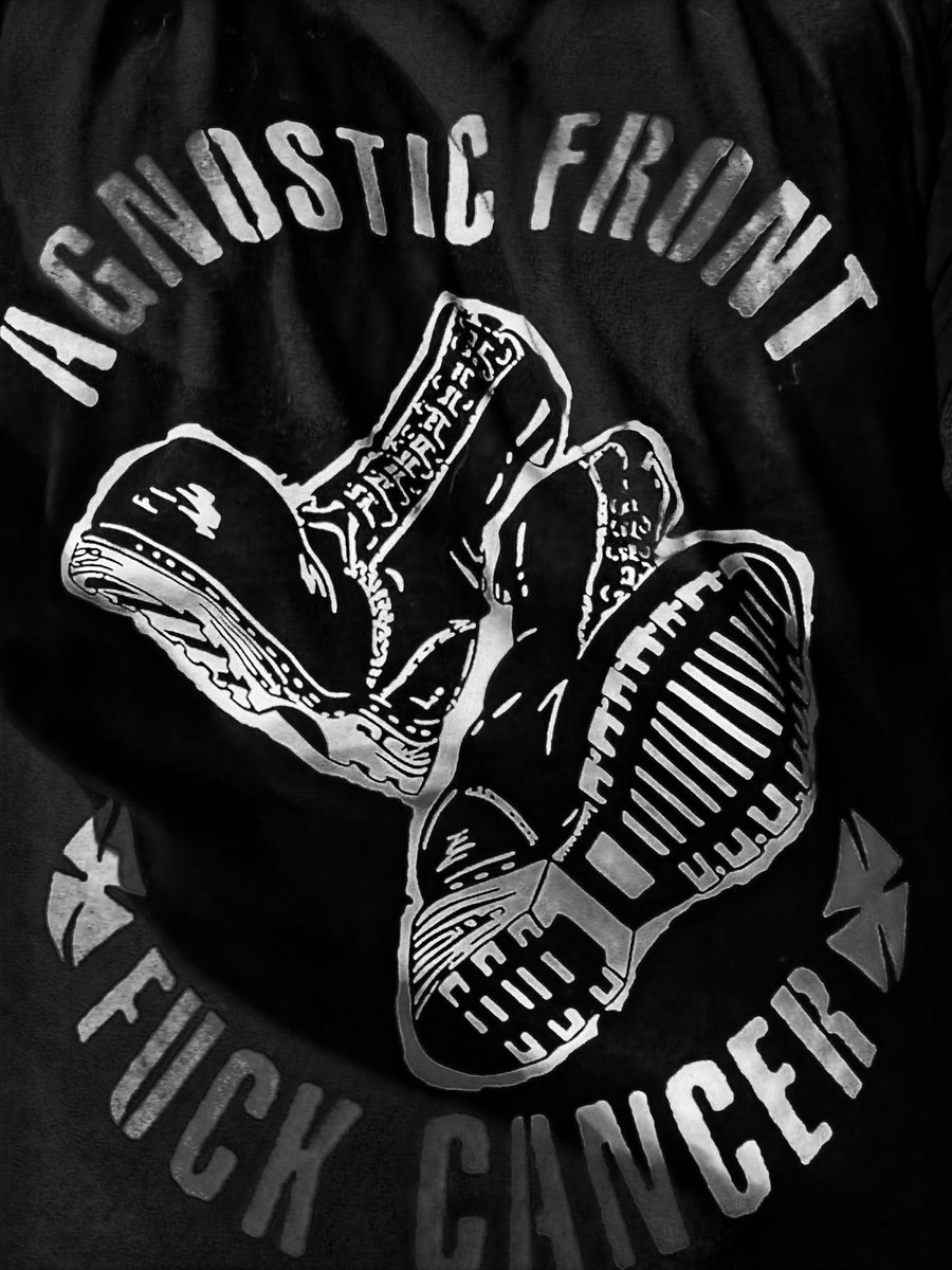 jelloknowledge's tweet photo. Wearing my new @agnosticfront front shirt supporting @rogermiret to the @gwar , @officialND and @EyehategodNola show tonight @franklinmhall 
#nyhc #cancersucks #gwar #napalmdeath #eyehategod https://t.co/9ekepfivwi