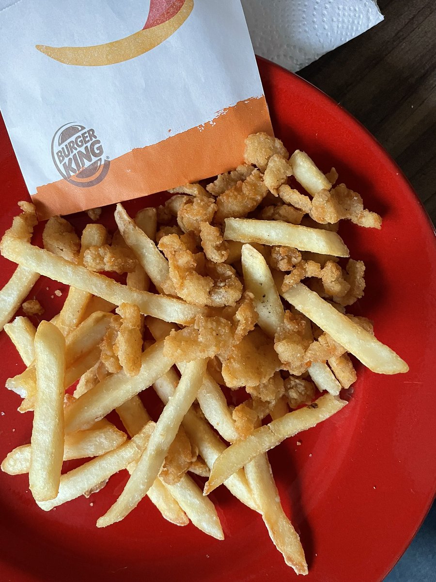 LuisGChow's tweet photo. A esto le llaman aros de cebolla @BurgerKingMX ??? 🙄 https://t.co/Z1vpoeZJ5t
