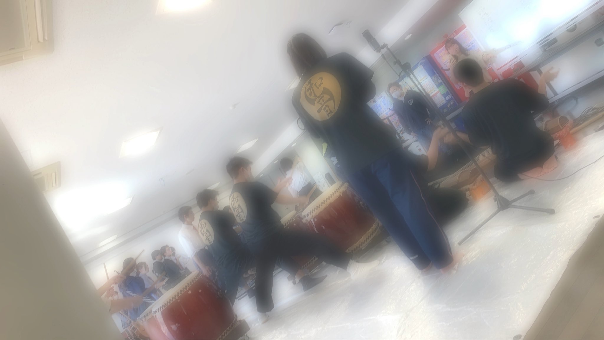 浜松修学舎郷土芸能部 今日のイベントは予定通り外で行うこととなりました 開催場所 浜松城公園中央芝生広場 時間 13時から 雨が降る可能性がありますがぜひ見に来てください 浜松修学舎 郷土芸能 ギター部 T Co Oaufscato6 Twitter