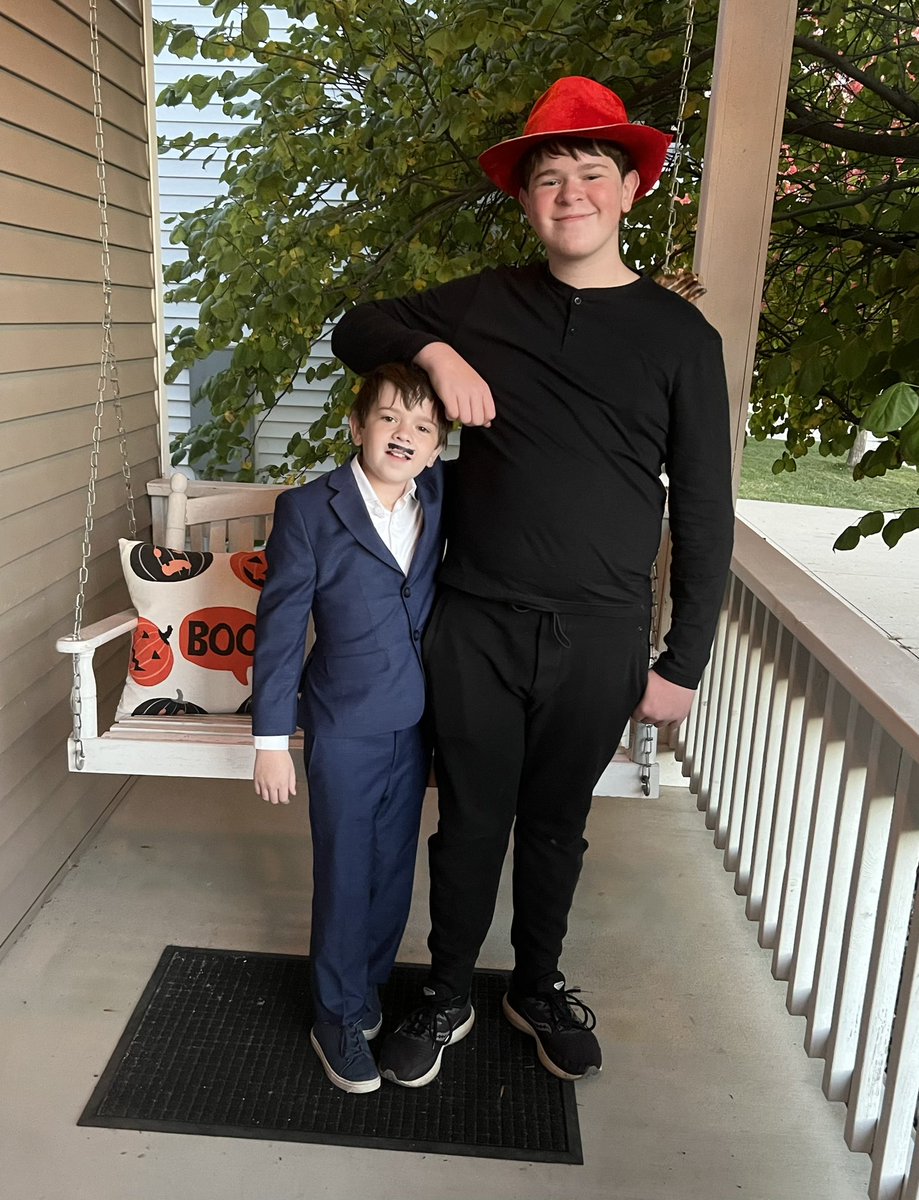 TEkhardt's tweet photo. Photo of my two youngest, ages 12 and 14, entitled: “Demonstration of Variable Parental DNA Combinations”.

4’5”  vs  5’9” https://t.co/kDQMxKFJoA