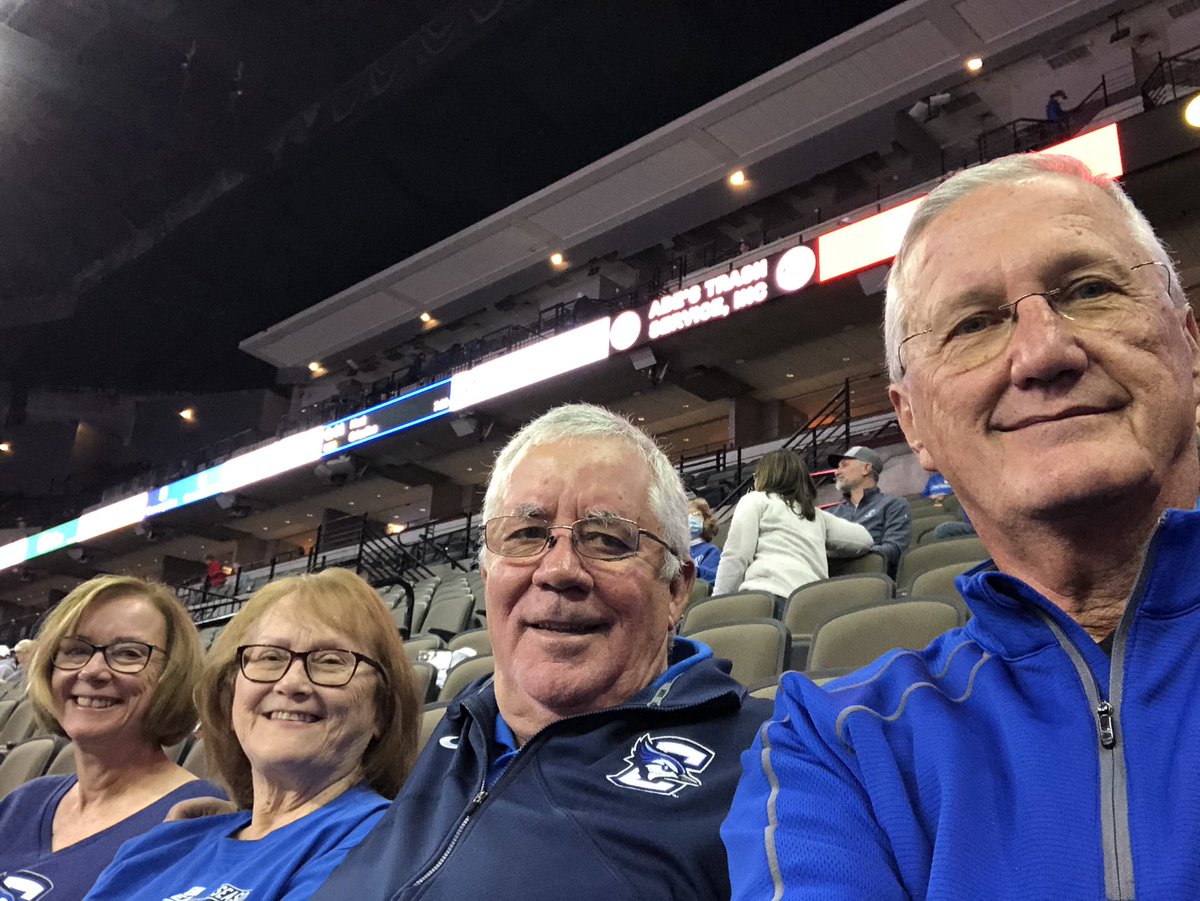 JerryNavin's tweet photo. Date night at the Jays game with Joe and Kathy #GoJays https://t.co/rEYdfbVZDo