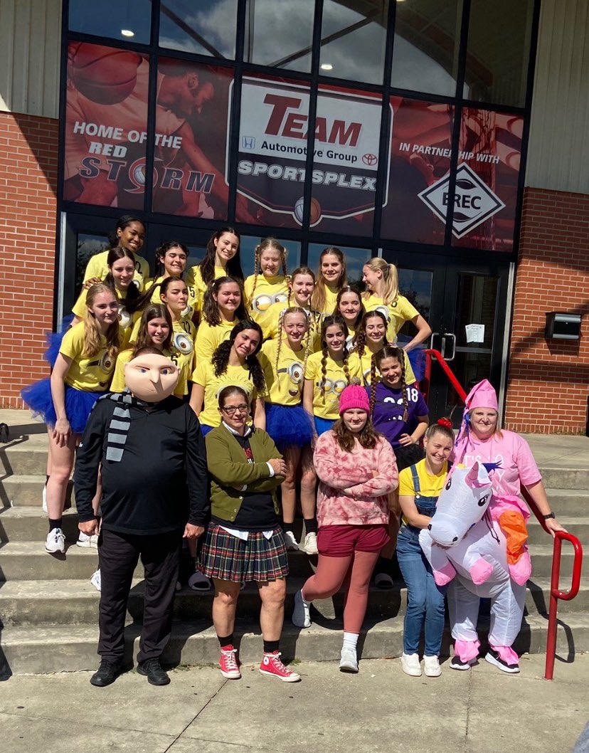 fhsvball3's tweet photo. WIN WIN… 4-0 for our BULLDOG MINIONS 💛🏐💙
Last tournament weekend before playoffs start. 
Let’s go Dawgs https://t.co/Scskhgo491