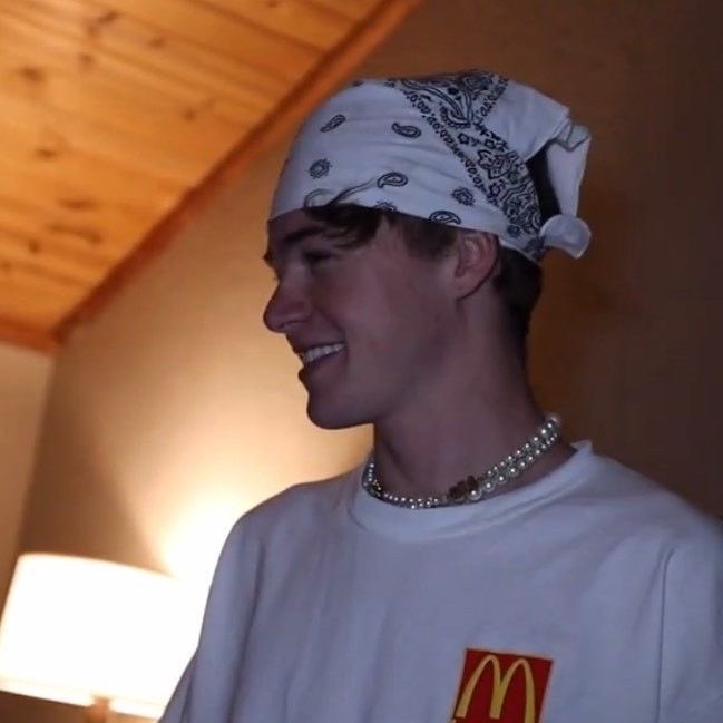 ryIanddstorms's tweet photo. you helped me in moments that no one could without even knowing it, I love you so much, your smile makes my day better. You are awesome 🤍

#BrazilLovesNick @nickkaustin @nicksimpsquad https://t.co/uaL5wrNyZe