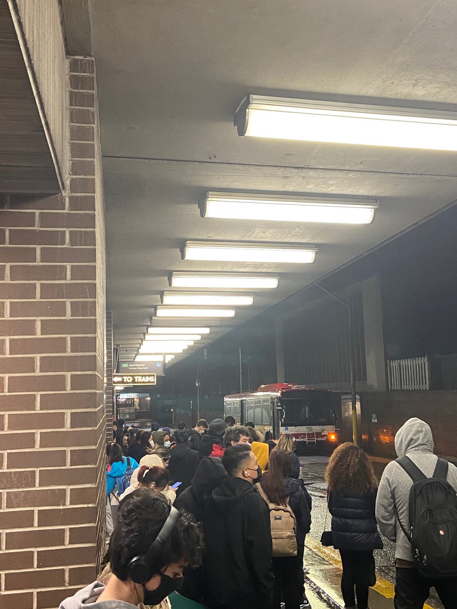 Zo3Gazelle's tweet photo. Here’s the 7th 35 going out of service in 30 minutes and the packed platform to match @TTCnotices @TTChelps @ttcriders...make it make sense #ttc? Where’s that lower ridership to justify lack of service? https://t.co/iLWb0m8pXI