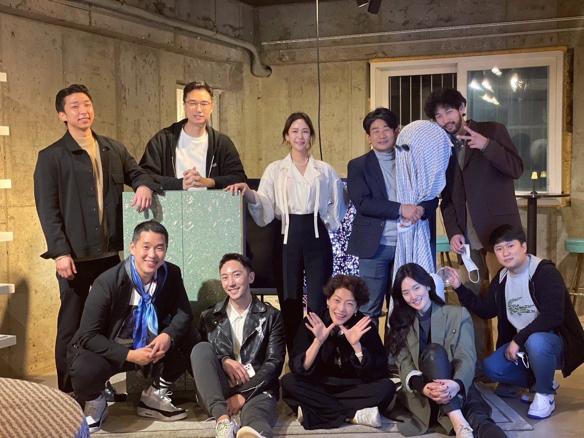Iam_JohnCho's tweet photo. The insanely talented ART, TECH &amp; PUNKS crew. 

A massive thank you to the BLDG22 creative team for their unbelievable work in designing the space.

A few surprise faces in the photo too - bonus points for those who recognize them :)

#klipdrops #klaytn #nft #nftart #digitalart https://t.co/FhUwIOnOw5
