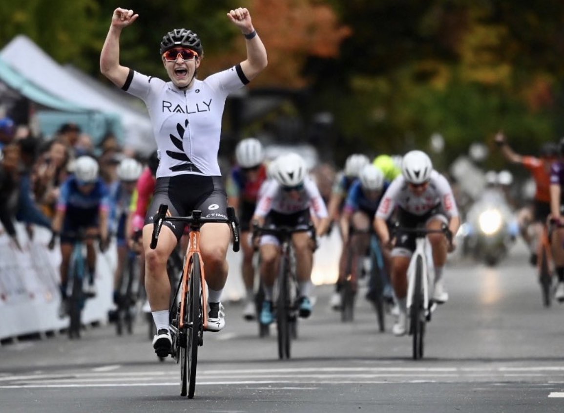 Olivia Ray doing Olivia Ray things!!!! @in2thelionsden @ray04444 @veloimages 

#LionsDen21