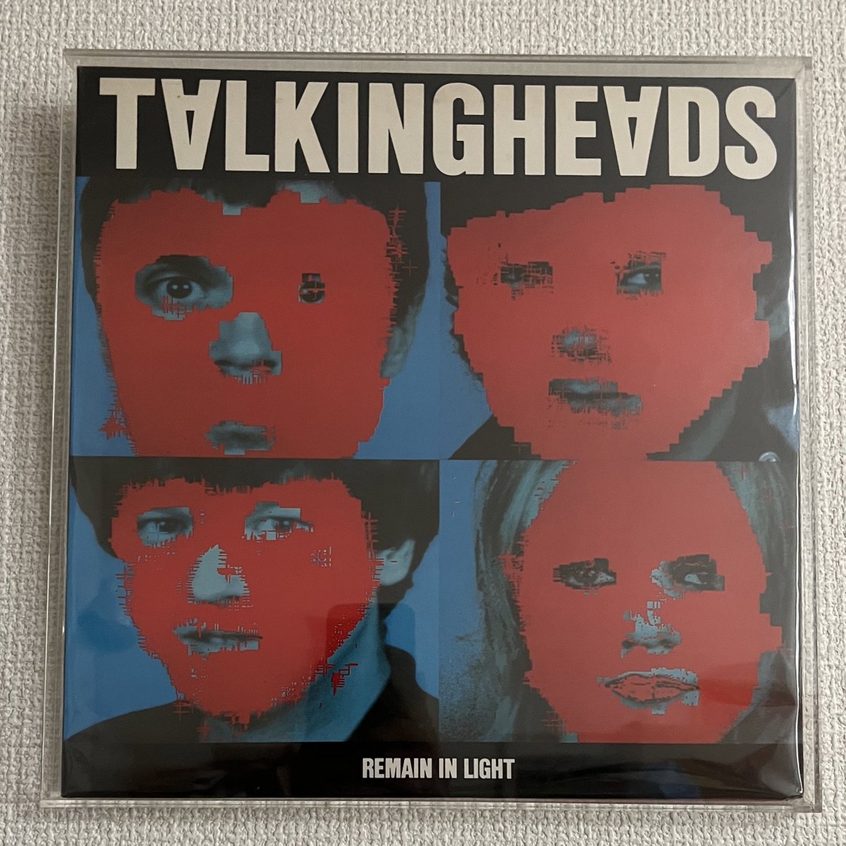 vfgbhbvj's tweet photo. 壁のレコードは、Talking Heads「Remain in light」に。

CHICの1st、The Who「Live at leeds」UKオリジナル、aztec cameraの1st国内盤、モンスターズインクやトイストーリーのRandy Newman、遠藤賢司の1st、元ピンクレディーの藤村美樹は細野さんやユキヒロさんなんかが作ってる

#flashdiscranch https://t.co/LX1tLPP7N3