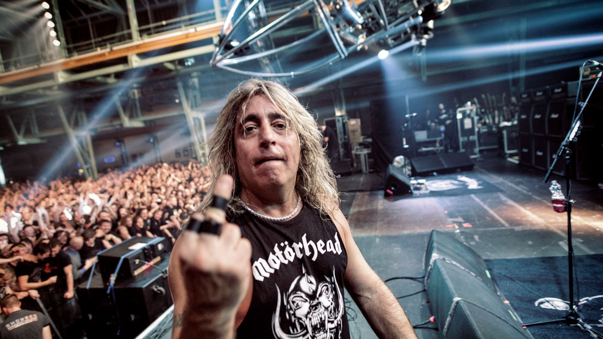 Happy 58 birthday to The Scorpions drummer Mikkey Dee, who also played with Motörhead and King Diamond. 