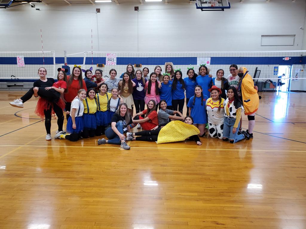 Let's "Taco" about this group! The Lone Star 8th grade Volleyball girls enjoyed their last practice of the season with a little Halloween Fun! 🎃  Come out 11/1 and support these girls as A/B teams close out their season.