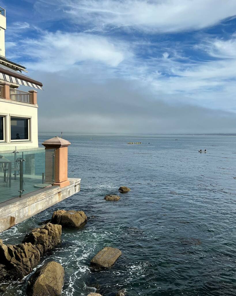 maclambert2's tweet photo. A beautiful lunch in Monterey at @schoonersmonterey. #fog #lunch #canneryrow #montereybay #caroadtrip #travel #instagram #photooftheday #picoftheday #photo #moment #instadaily #kelbyonepics #nikon_hunt #smugmug #twitter https://t.co/bH2Loz4xT2 https://t.co/APkMG0k8B7