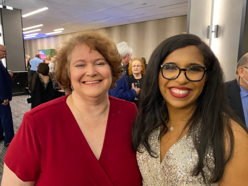 CandaceValenTX's tweet photo. Ran into one of my favorite teachers at the #GoldenGala!

#MetrocrestHelps https://t.co/l76u5ZXCSM