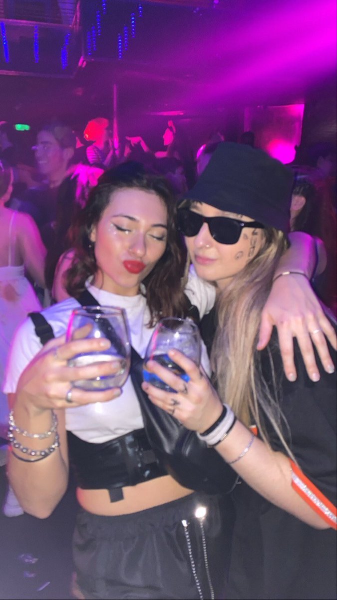 SofiBisso's tweet photo. Confirmamos relación anoche @DukiSSJ @emimernes_ https://t.co/xAbiM6MBtj