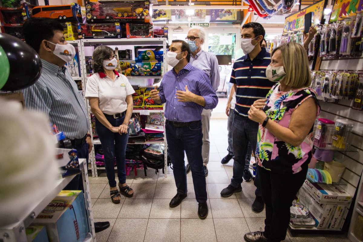 EmprenderFR's tweet photo. @herrerayflia 
“Antes que controlar los precios, los misioneros necesitamos un tratamiento impositivo diferencial”, fue la frase que utilizó el Gobernador de Misiones Herrera Ahuad y llamó a atención de los medios de prensa argentinos.

#PorMisiones
@FRdelaConcordia https://t.co/5qBMZbwyqL