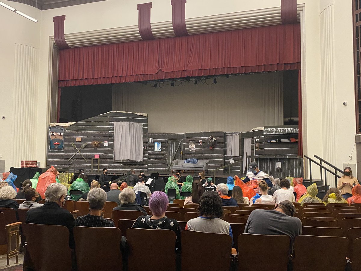 DeborahDecks's tweet photo. Amazing performance taking place at @ClassenSASOKC Great job @CTechtheatre @OKCPS #EvilDeath @ClassenVPA https://t.co/Es0EUZQPeA