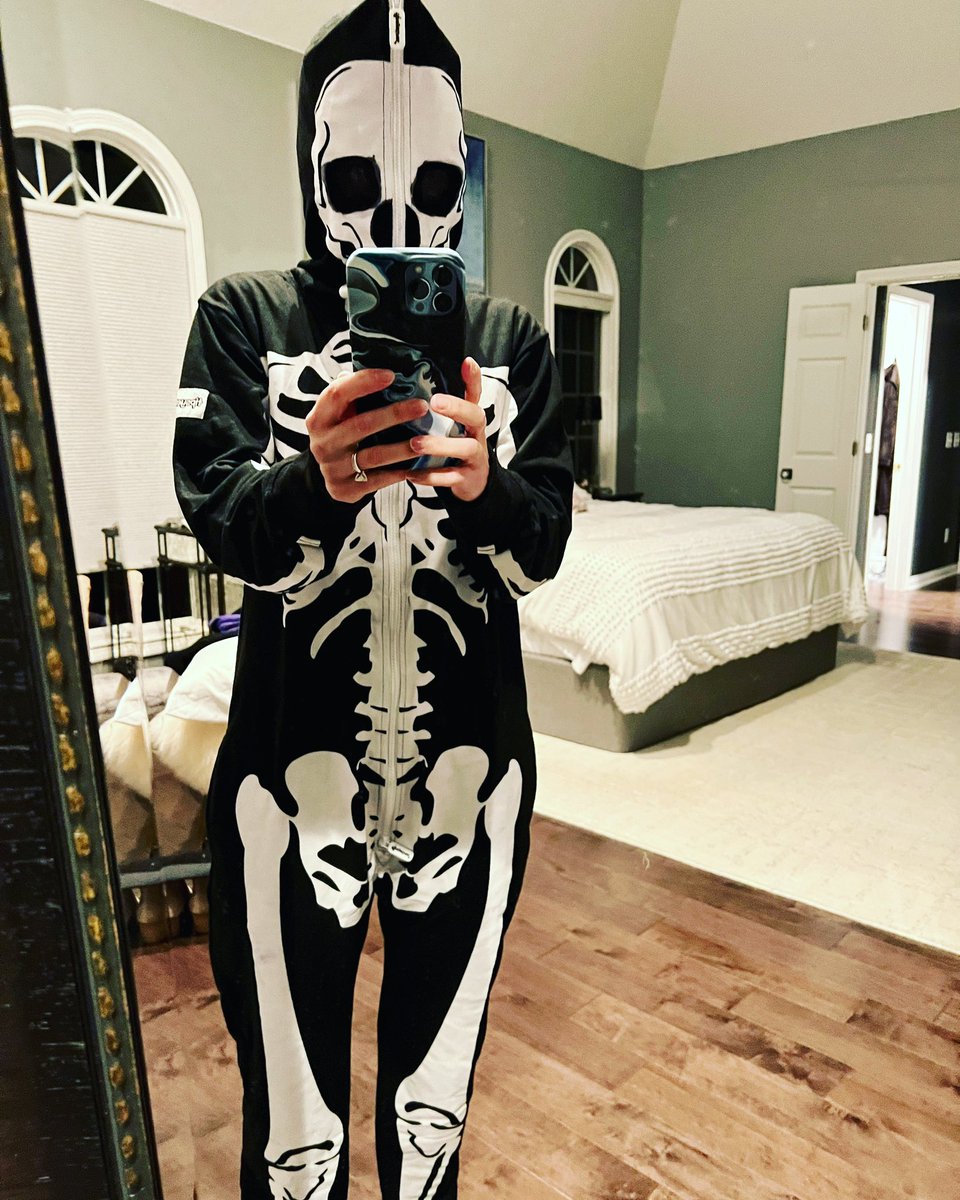 Парень психует гиф. Scare the shit out of. Scare the shit out of. Банановый дед ава. Scare the shit out of.