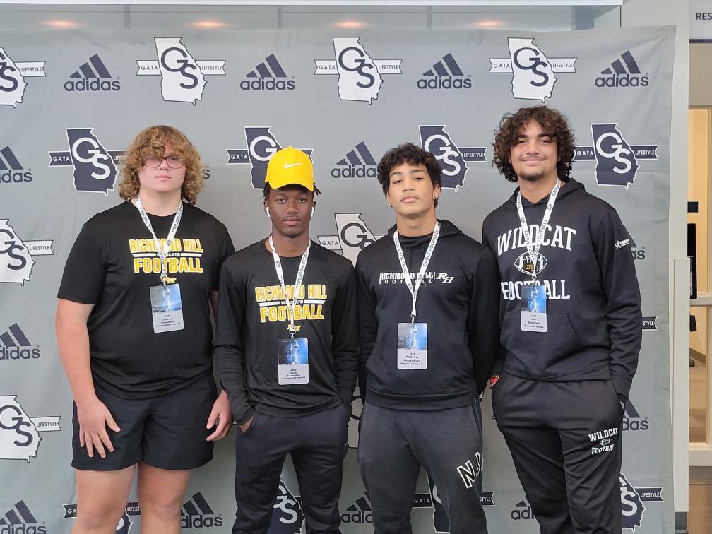 ian_dunivan's tweet photo. Thank you @GSAthletics_FB  for the amazing visit and game.Hope to come up again soon.@GeepWade @Coach_Cab @RHHSFootball @MattLeZotte @RecruitGeorgia @247recruiting @EliteGARecruits https://t.co/8N6aAcvY8b