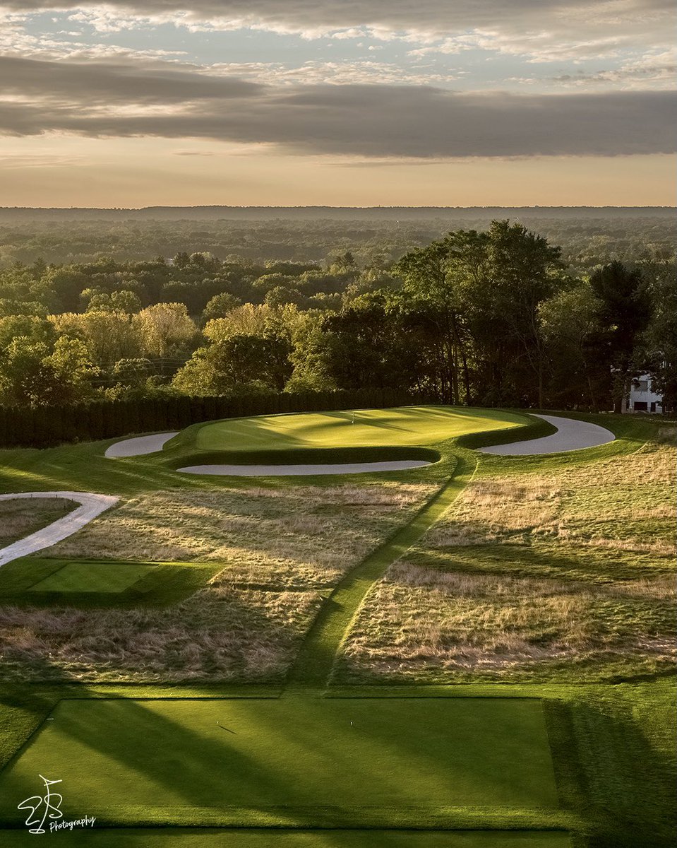 A brilliant moment of light just after sunrise on the par 3 6th “Short” at Hackensack GC.  A wonderful Charles Banks design that was recently restored by superintendent Rich Lane along with Steve Weisser from Rees Jones. 
 #HackensackGolfClub #newjersey #golfcoursephotography