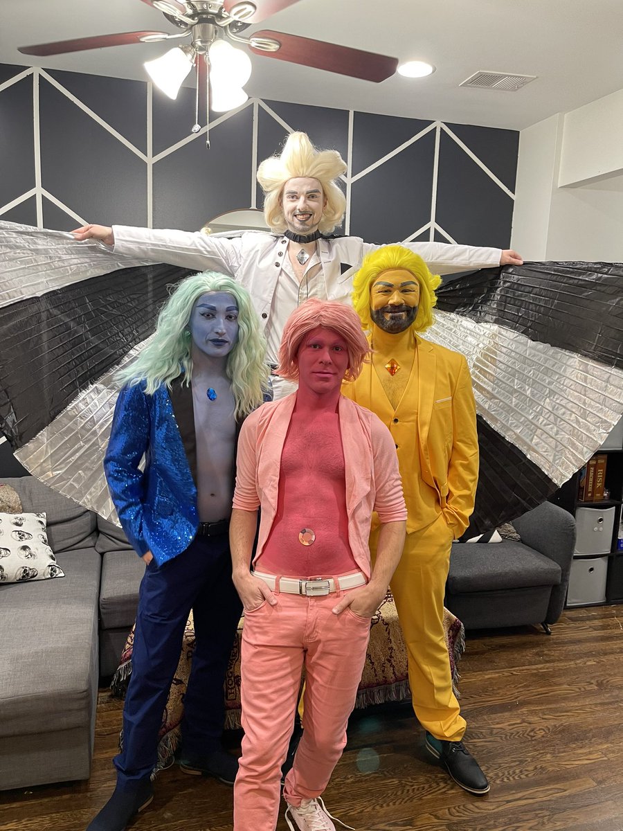 f1x1tfel1x's tweet photo. We decided to do a little #stevenuniverse gender-bend. Say hello to the Diamonds. Make-up courtesy of @queenloganstone, our lovely Blue! @FarnethRA @thatcher_drew https://t.co/LiUAoIEOqb