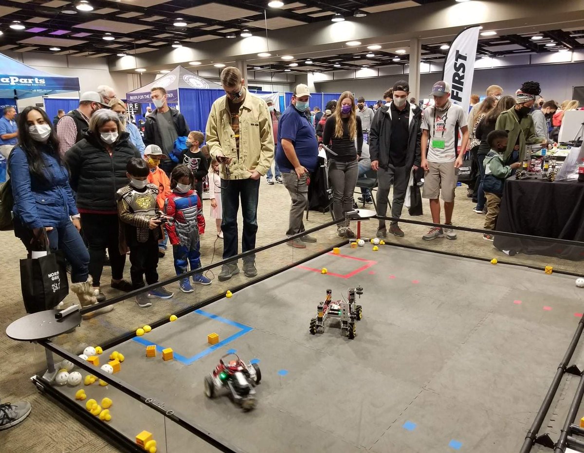 FTCbc7842's tweet photo. We had a fantastic time at Huntsville Science Festival STEAMfest 2021!  Thank you to everyone who stopped by.  We enjoyed visiting with everyone and sharing our enthusiasm for FIRST Robotics. #omgrobots #FIRSTinAlabama https://t.co/FsME8S6mNj