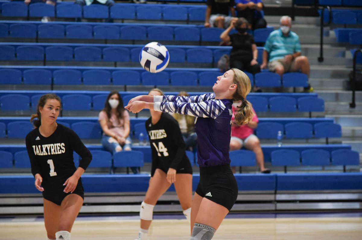 Elizabeth Yohe breaks the school record for digs in a career on Saturday afternoon! #GoValkyries 

📰 bit.ly/3Et9n2U