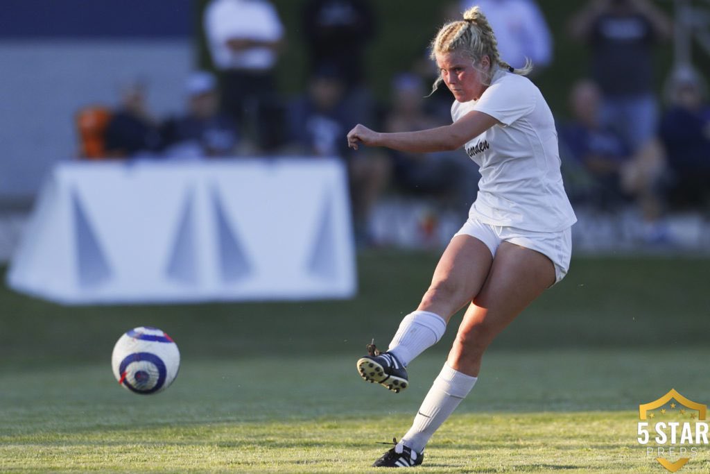 🏆 2021 STATE CHAMPIONS 🏆
<a href="/BHSLadySoccer/">Bearden Lady Bulldogs Soccer</a> 

Wearing a national No. 1 ranking and an unbeaten record, the Bearden Lady Bulldogs girls soccer team lived up to the billing and then some in capturing their first state title since 2007.

⭐️FREE READ ▶️ 5starpreps.com/articles/no-1-…