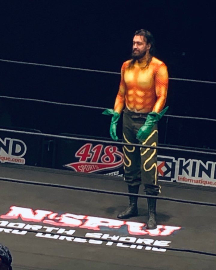 Aquaman sur le ring. C’est presque #Bruxellemania en live. <a href="/NSPW/">NSPW Wrestling</a> #matraquemolle