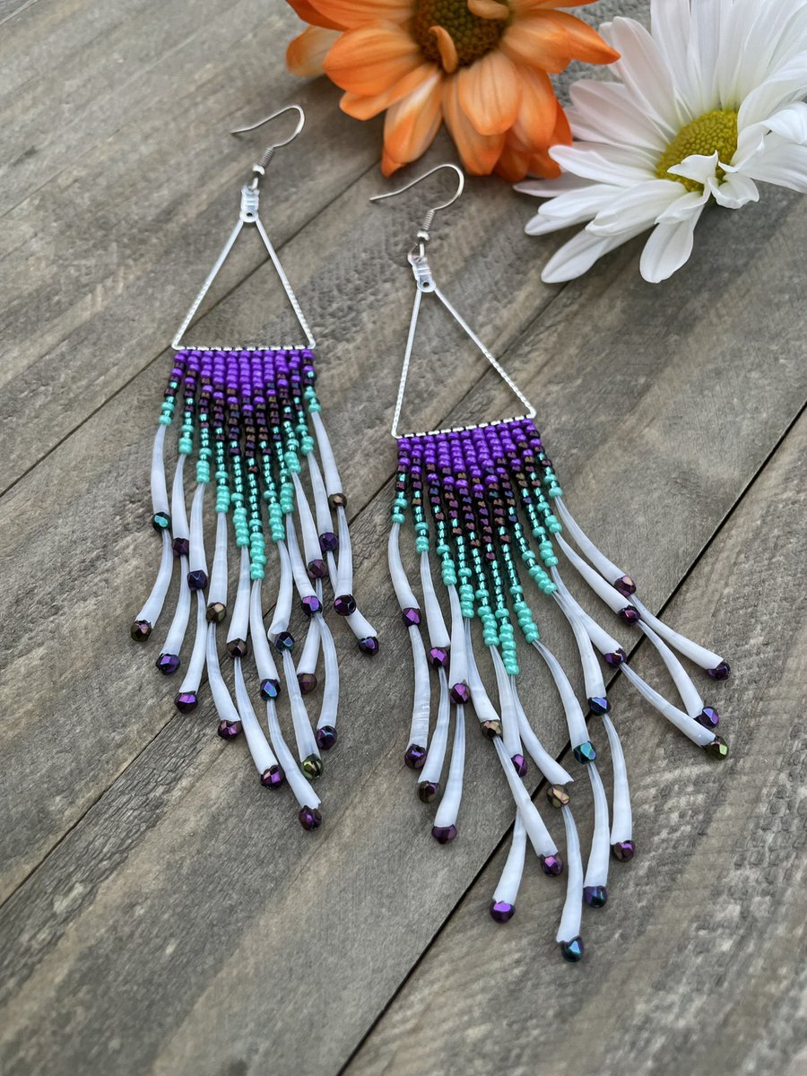 hughesblues_80's tweet photo. Indigenous Beaded earrings! 

Will be available October 31st at 12pm, Alaska time. 

https://t.co/BPywbIrTGz

Please feel free to share!! Enaa’ baasee’!! https://t.co/sOTXiXP450