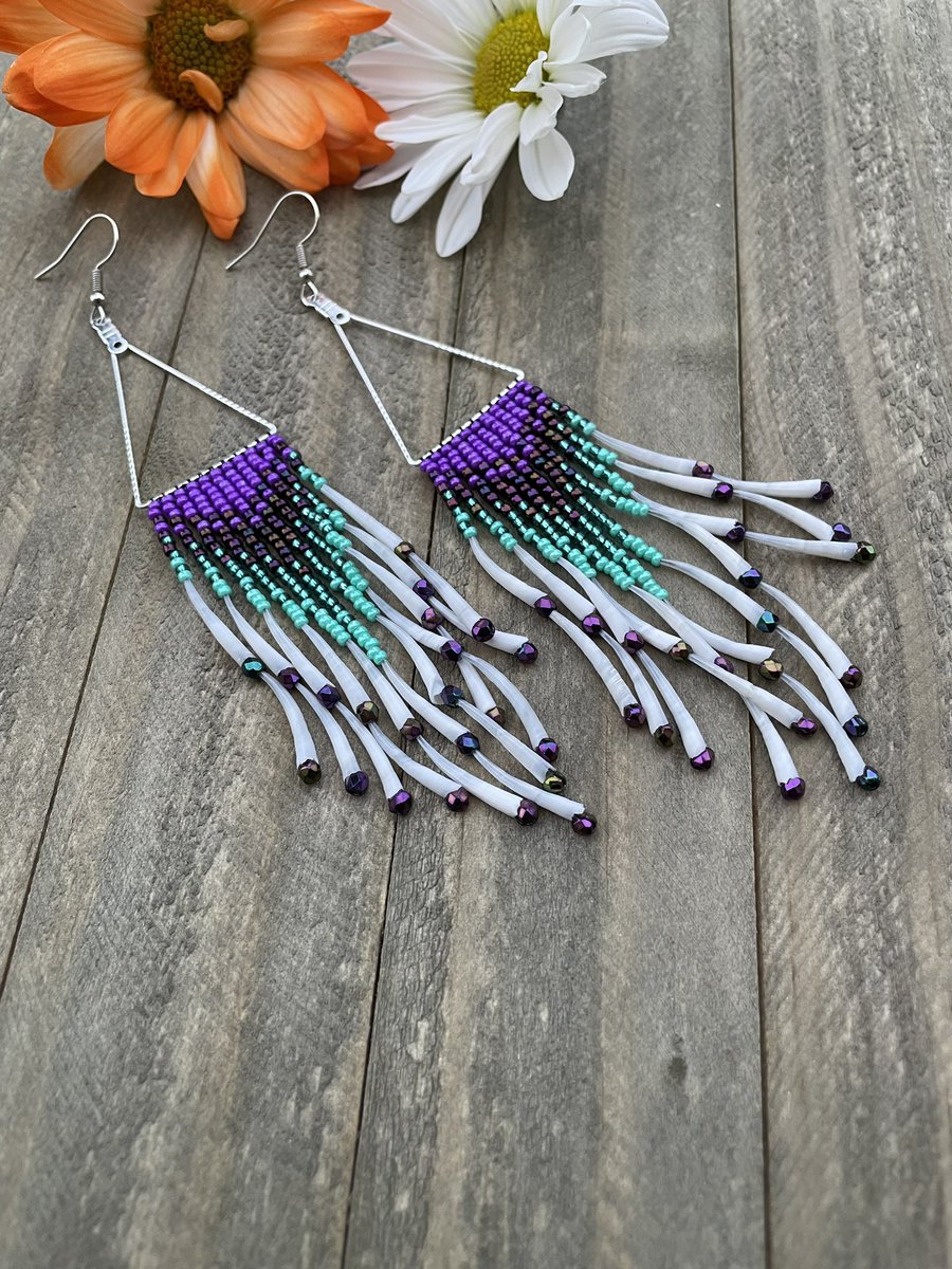 hughesblues_80's tweet photo. Indigenous Beaded earrings! 

Will be available October 31st at 12pm, Alaska time. 

https://t.co/BPywbIrTGz

Please feel free to share!! Enaa’ baasee’!! https://t.co/sOTXiXP450