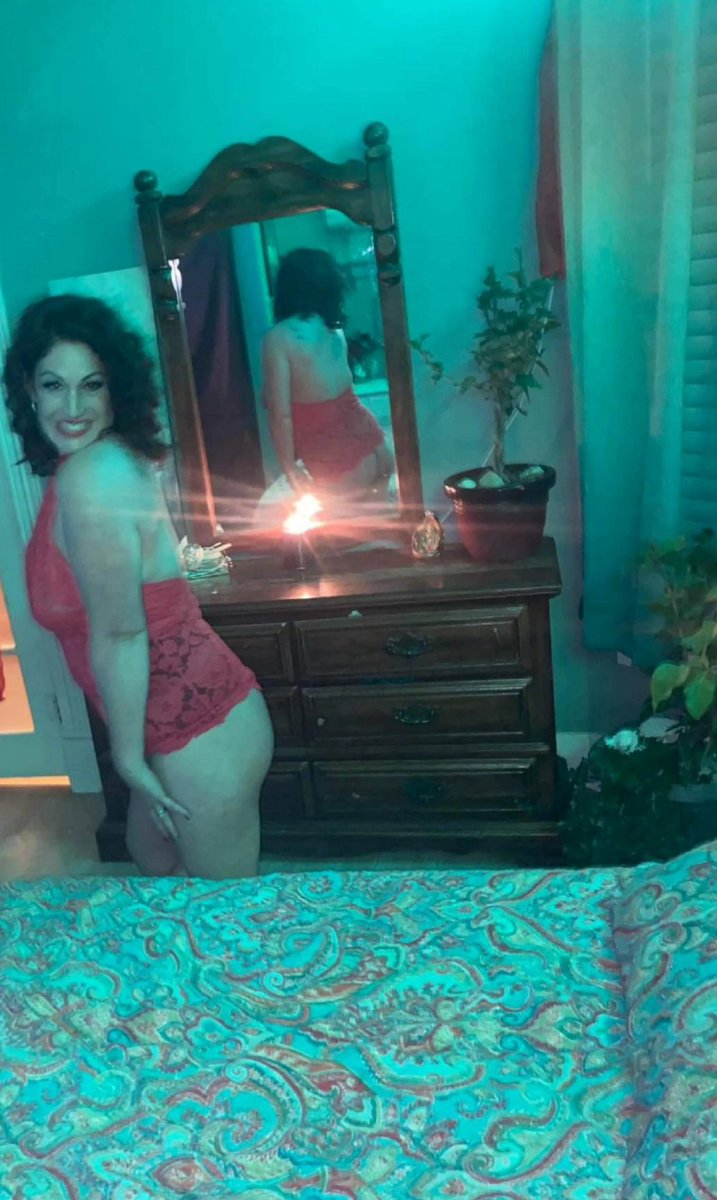 Nicki_Knox27's tweet photo. #Pink #lingerie #onlyfans #milf #bedroom #sneakpeak https://t.co/UN2ghjrRCP