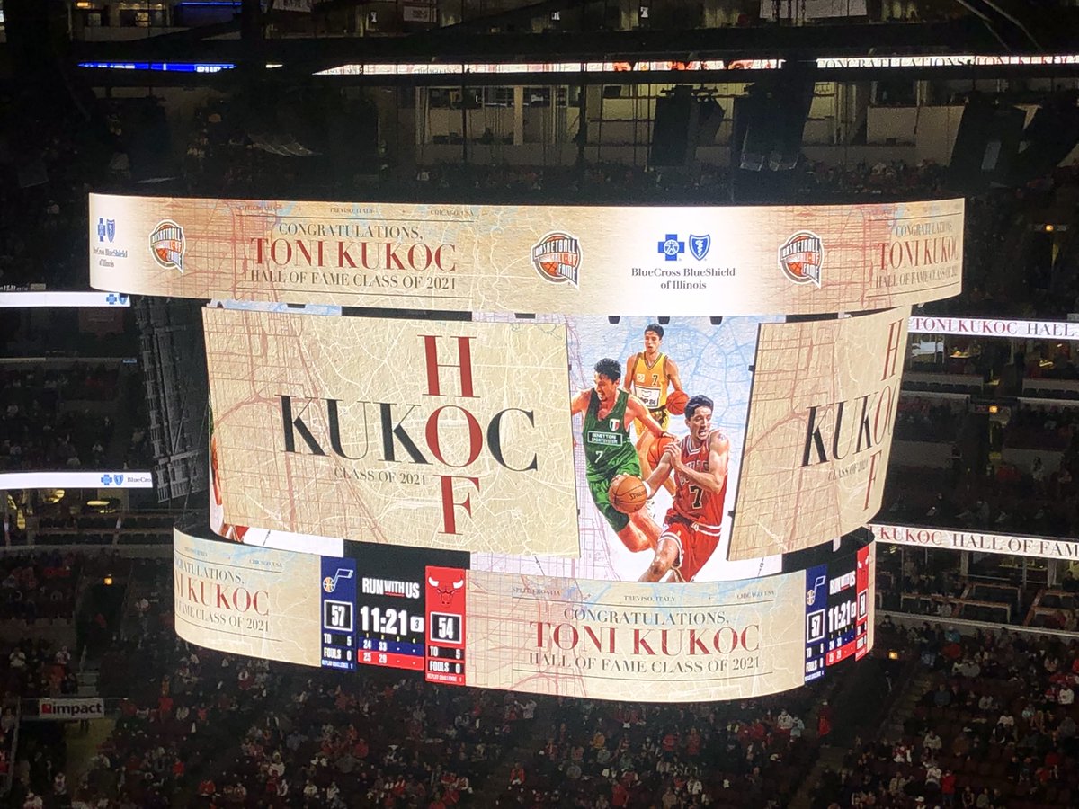 #YoSoyUnoDeLos300000 que creció con #TonyKukoc y hoy le veo entrar a formar parte del #HOF. <a href="/MovistarNBA/">NBA en Movistar Plus+</a>
