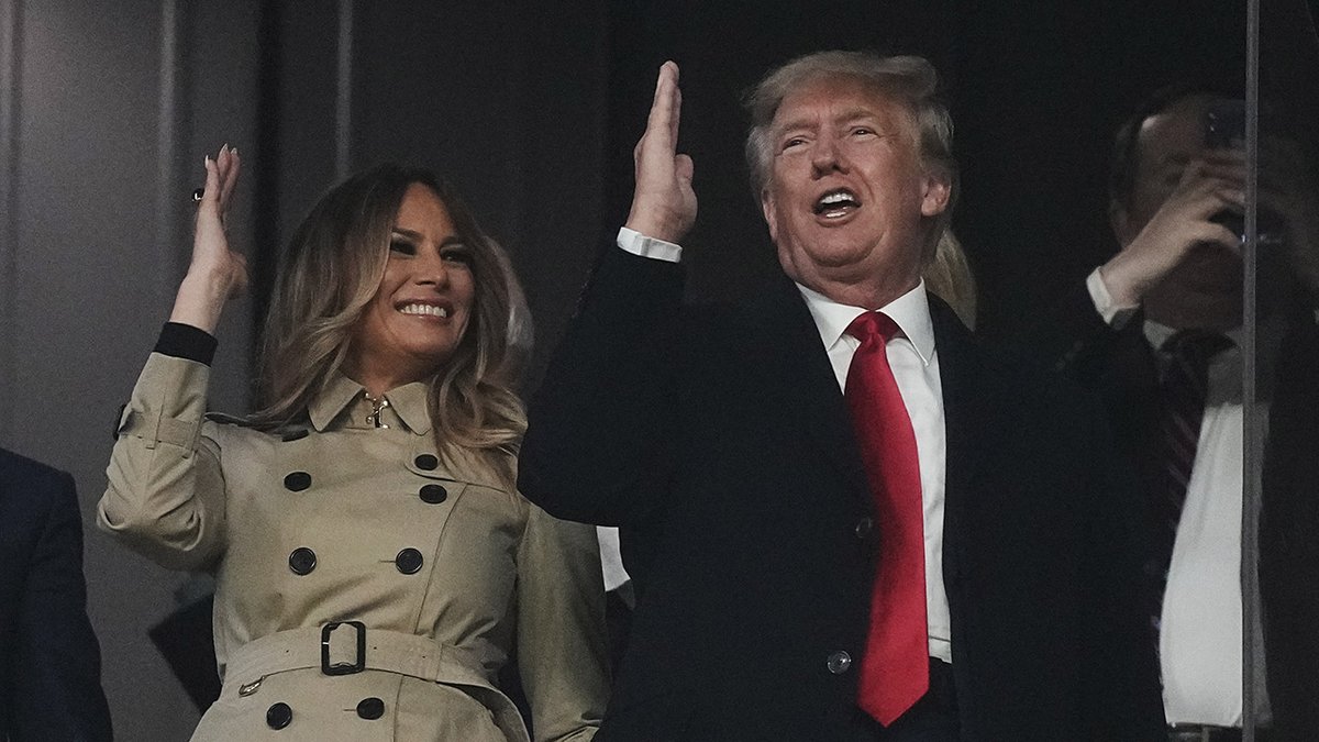JavBokeh's tweet image. Trump joins Braves fans in &apos;tomahawk chop&apos; during World Series Game 4 - Fox News: * Trump joins Braves fans in &apos;tomahawk chop&apos; during World Series Game 4  Fox News * Atlanta Braves&apos; bullpen delivers after Brian Snitker pulls Ian Anderson in Game 3  ESPN * Braves win Game 3 of…